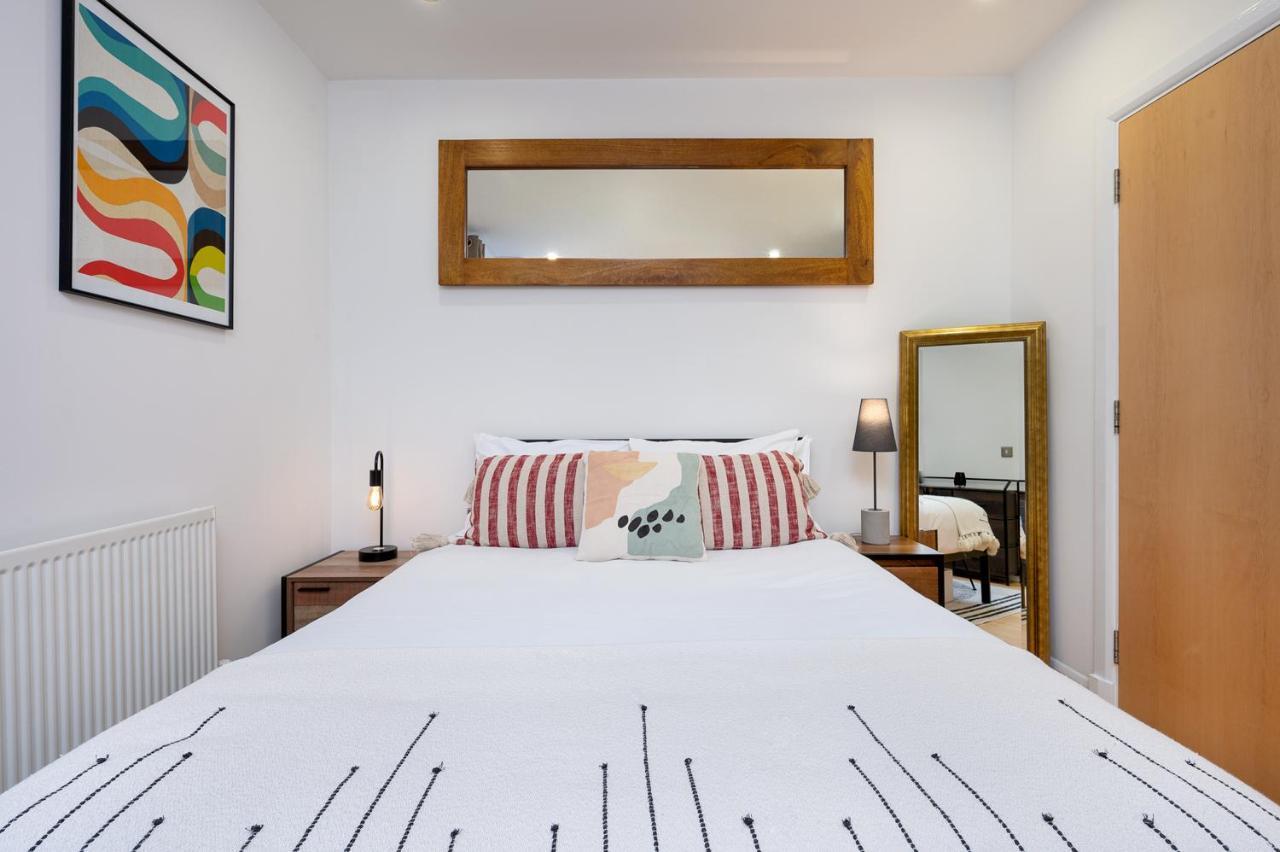D8 - Canal View Apartment London Eksteriør billede